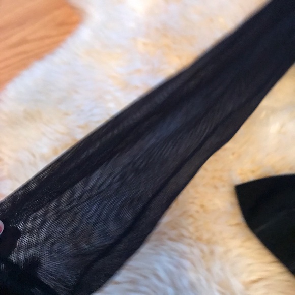 Evening top with faux pearls - Picture 2 of 9